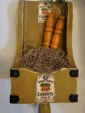 Farmers Market Carrots Wall Sconce Decor - Rustic Yellow